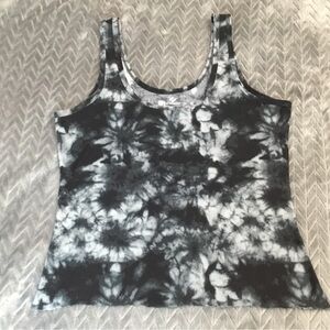 No Boundaries Black and Gray Tie-Dye Tank Top L